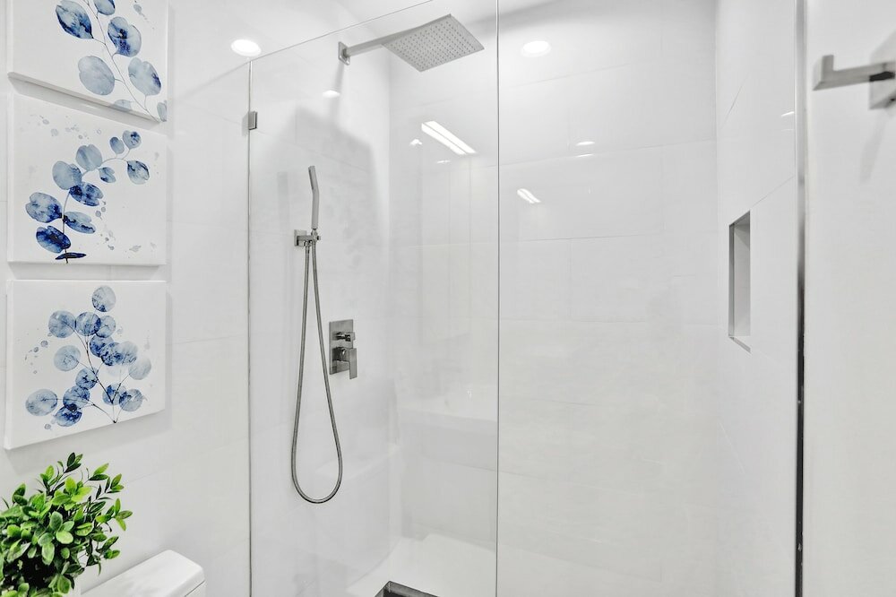 Фото Private Heated Pool 3br with Water View