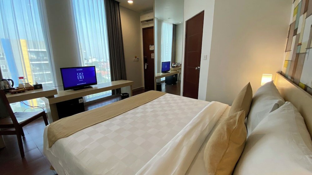 Фото Hotel 88 Embong Malang