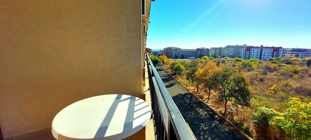 Фото Menada Luxor Apartments