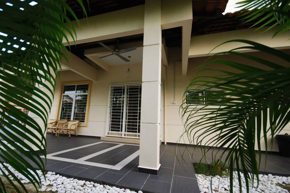 Фото Sunflower House