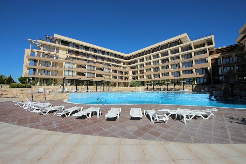 Фото Menada Luxor Apartments