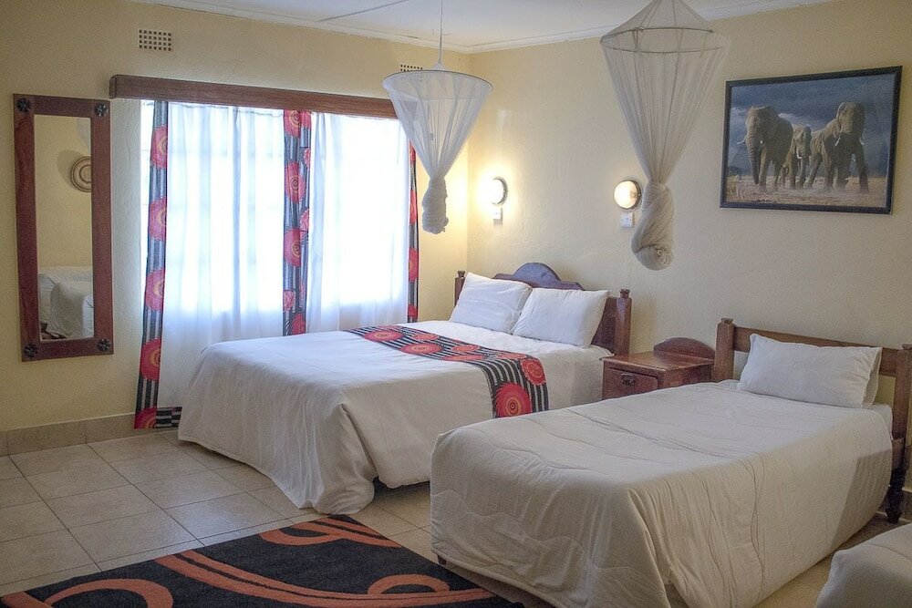 Фото Chanters Lodge, Livingstone