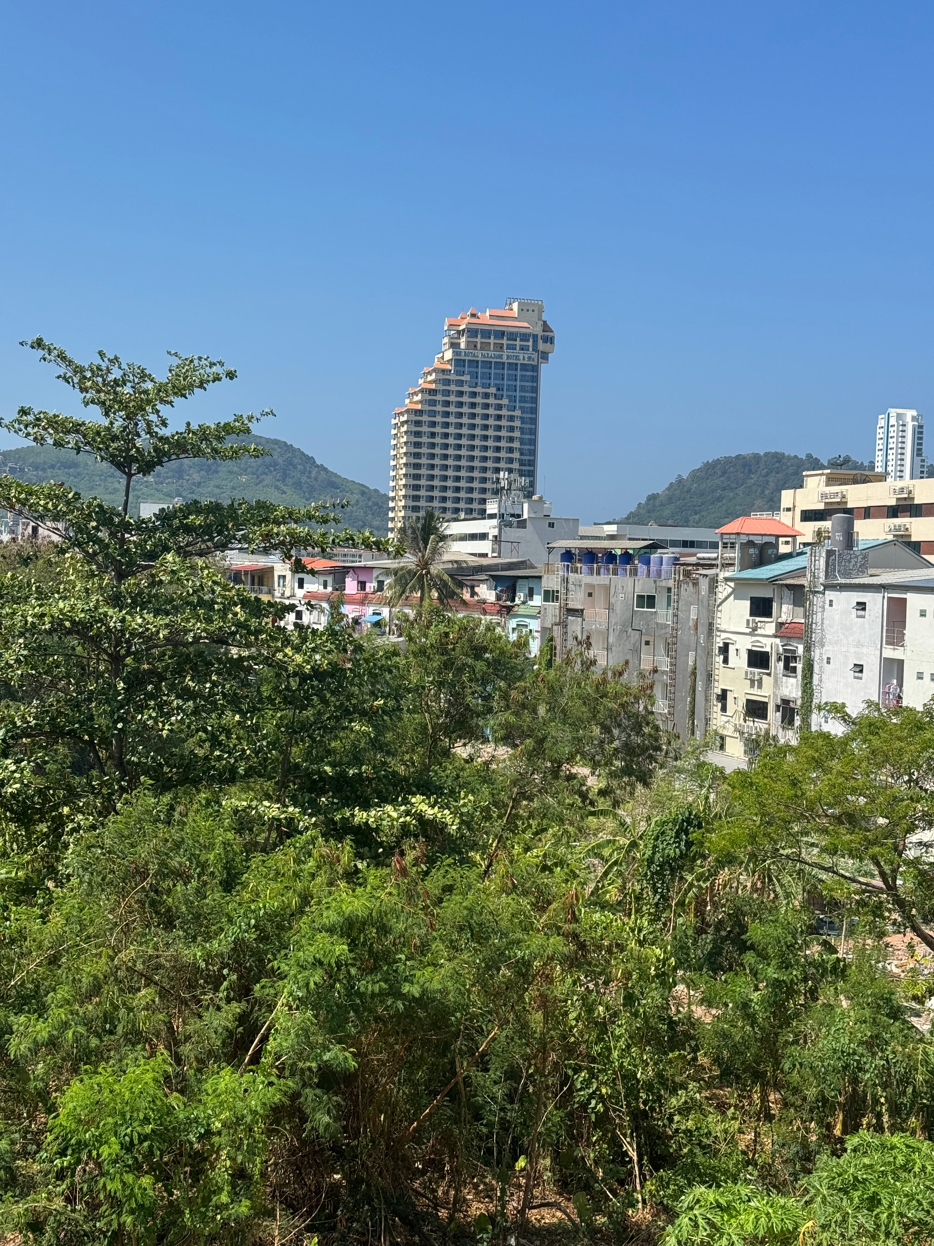 Фото Elite Suites Hotel Patong