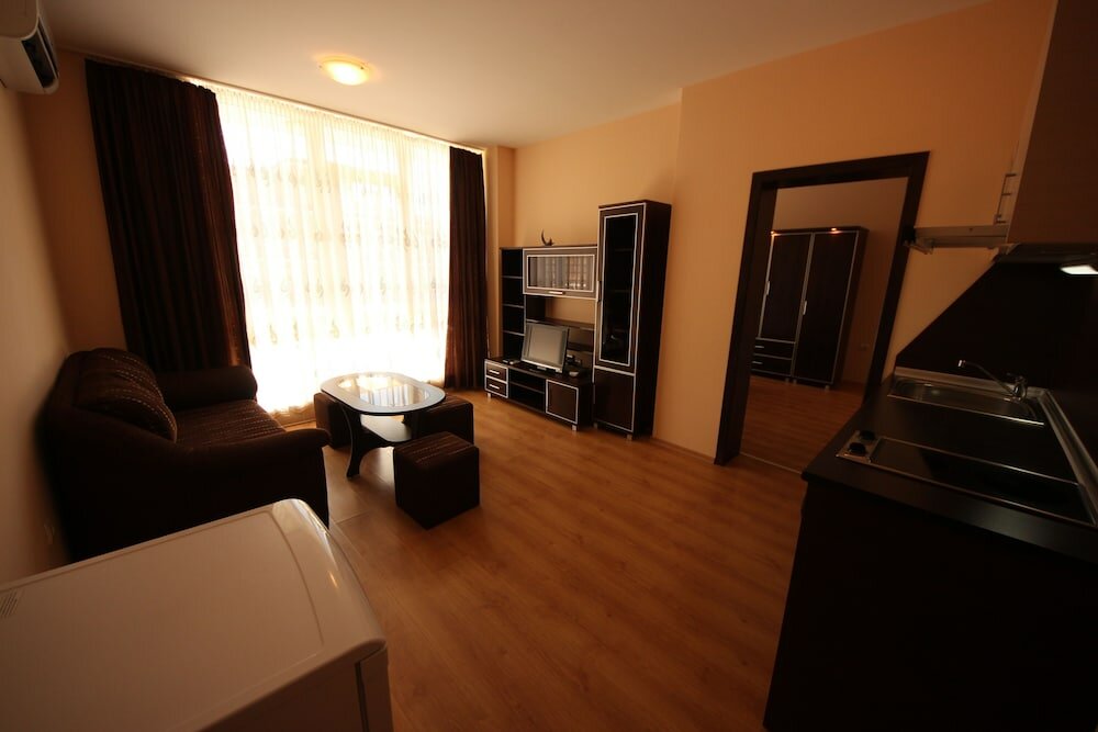 Фото Menada Luxor Apartments