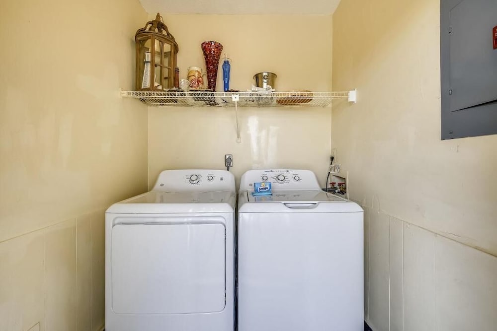 Фото Happy Herron by Book That Condo