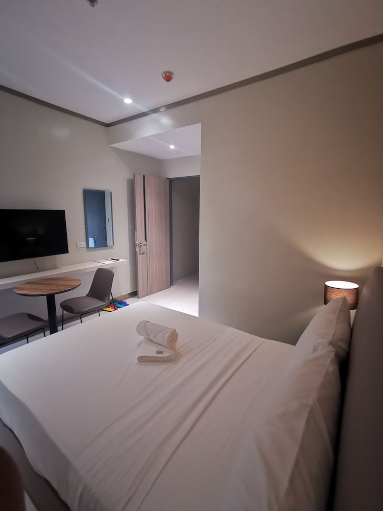 Фото Yes Hotel Cabuyao Laguna