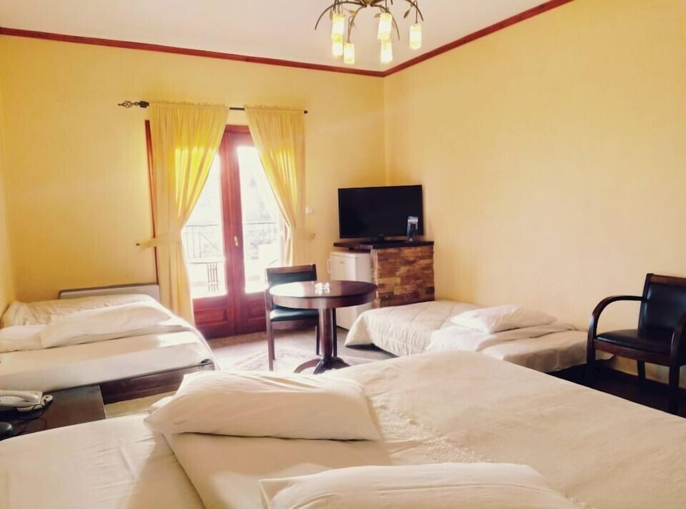 Фото Loggas Hotel