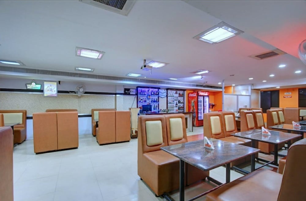 Фото Hotel Nadaradjane Residency