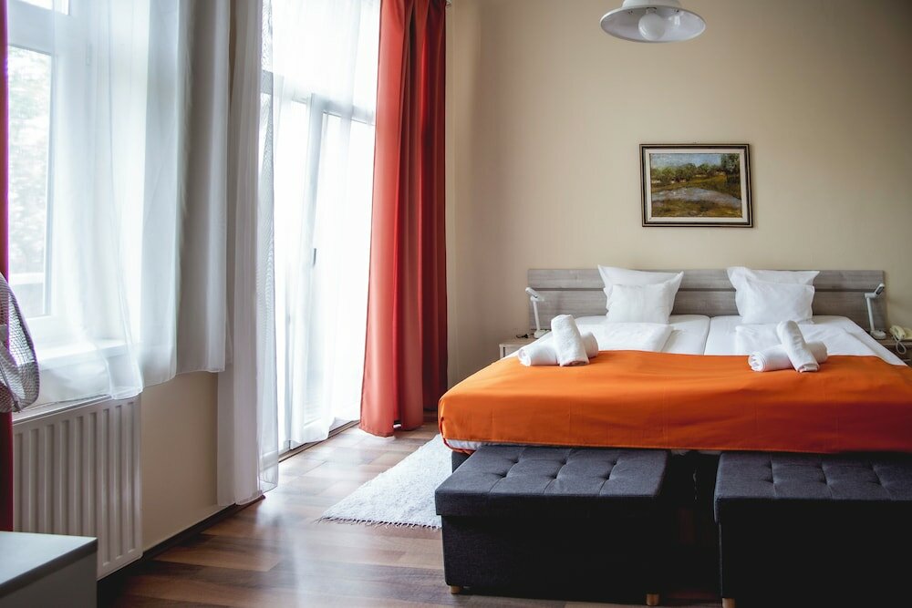 Фото Hotel Kapos