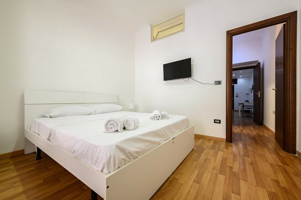 Фото Via Lanzieri 38 in Napoli