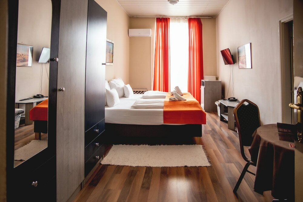 Фото Hotel Kapos