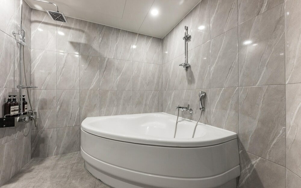 Фото Changwon Jungangdong Business Hotel Hue