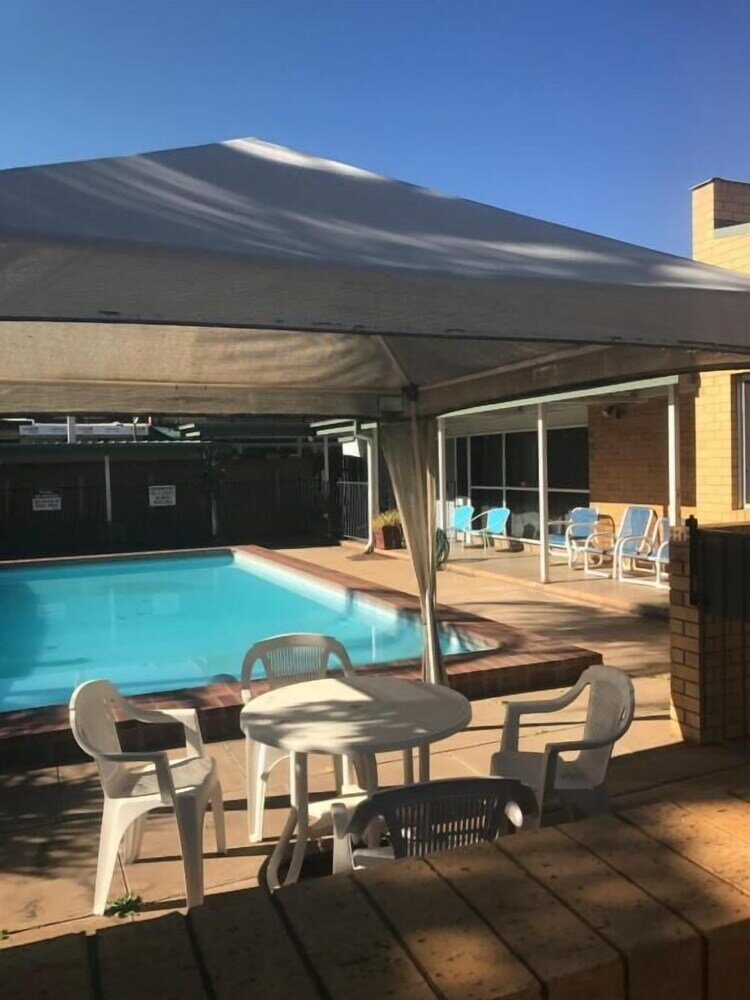 Фото Gateway Motor Inn