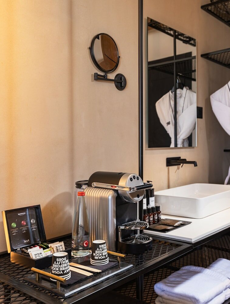 Фото Brown Brut Seafront Hotel