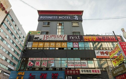 Гостиница Changwon Jungangdong Business Hotel Hue в Чханвоне