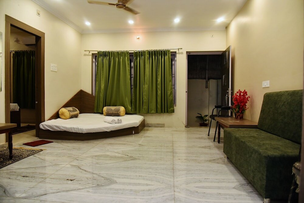 Фото Bluebells Varanasi