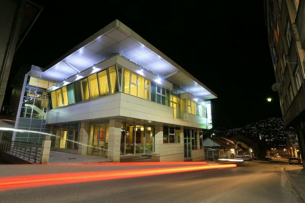 Фото Hotel Bistrik City Center