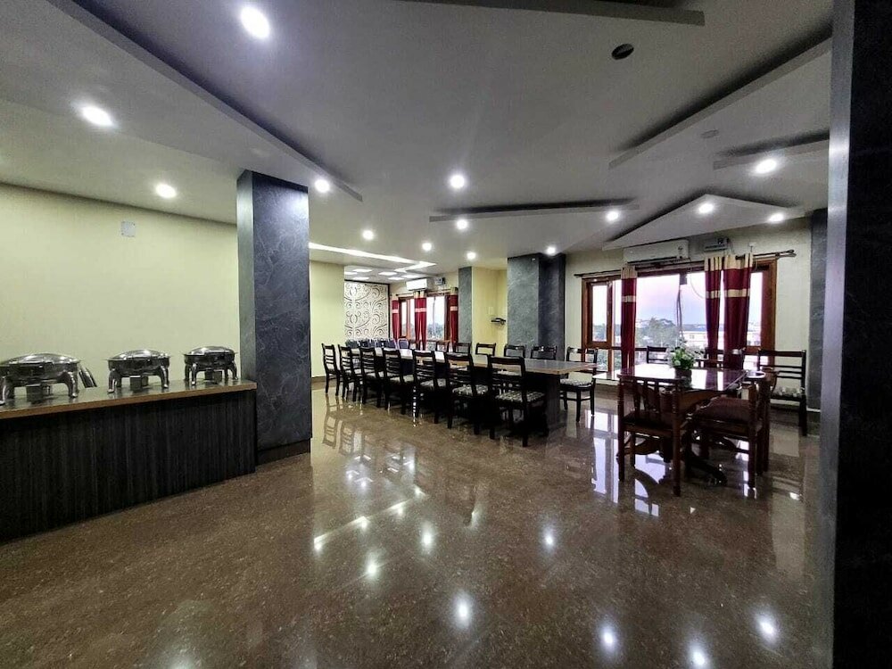 Фото Hotel Pradyut