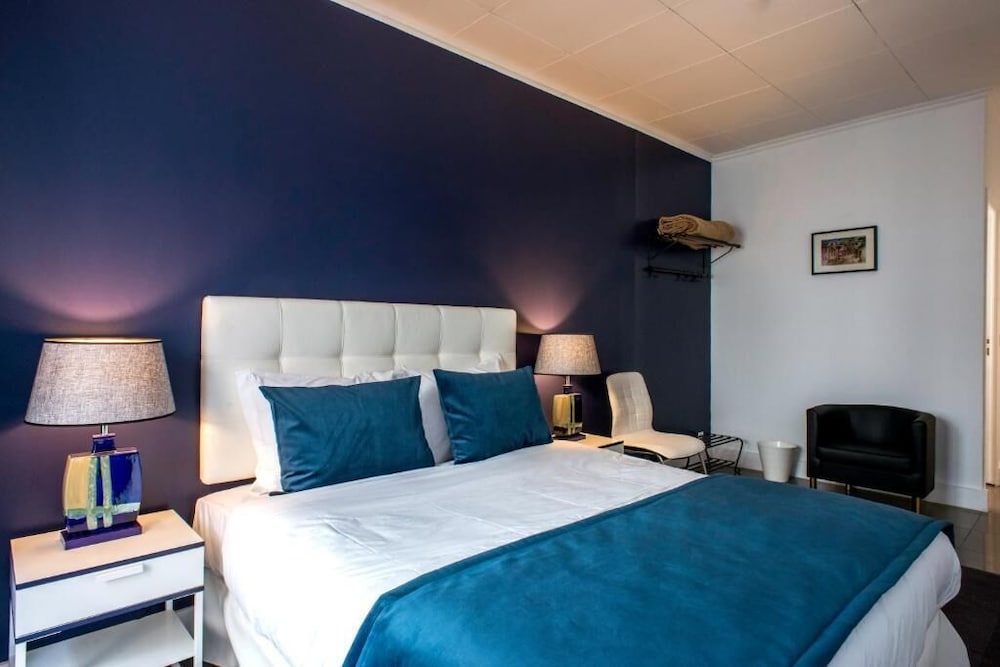 Фото Ph Downtown Suites