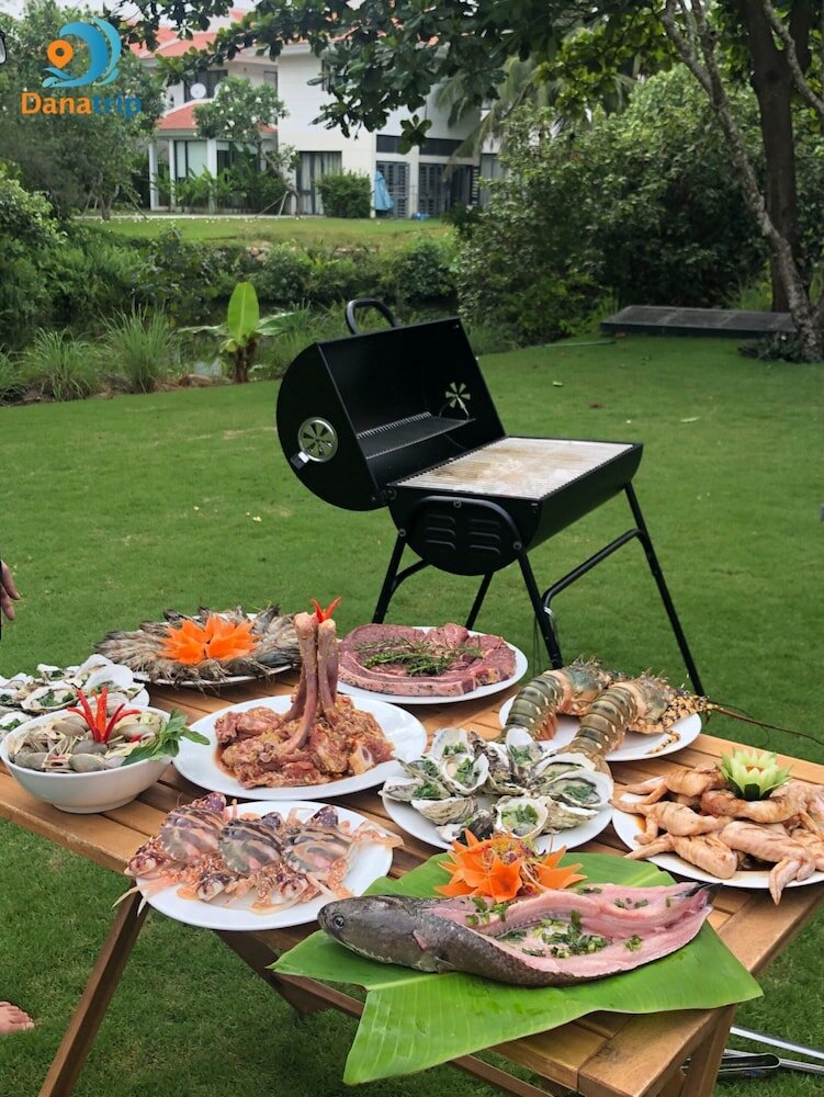 Фото Luxury Danang Beach Pool Villa