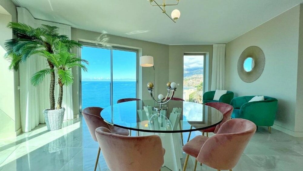 Фото Lux Apartment first row