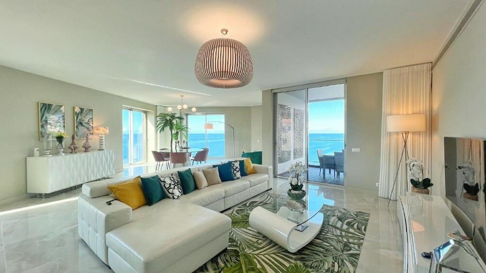 Фото Lux Apartment first row