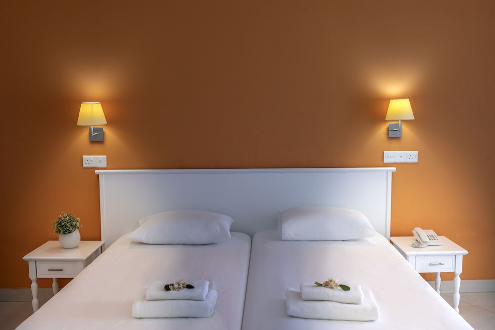 Фото Mia Hotel Apartment