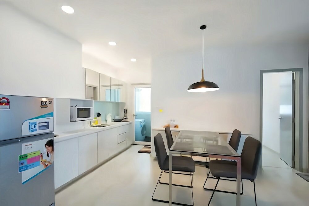 Фото Straits Garden Suites Georgetown