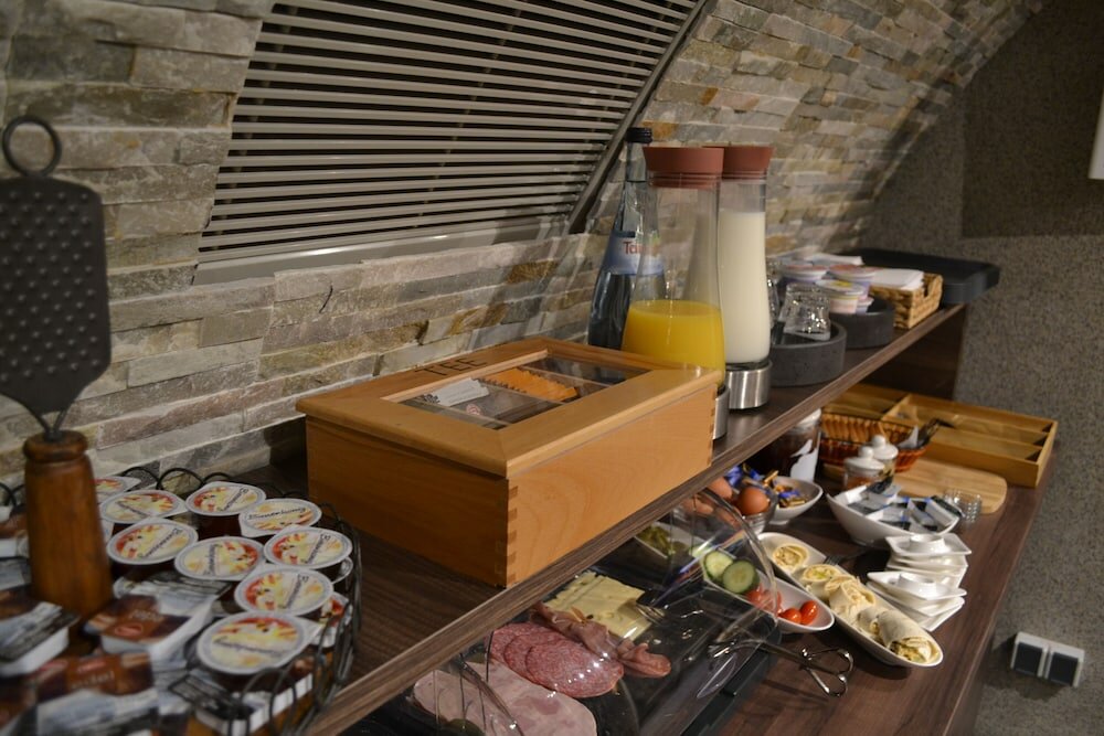 Фото Myrsini Hotel