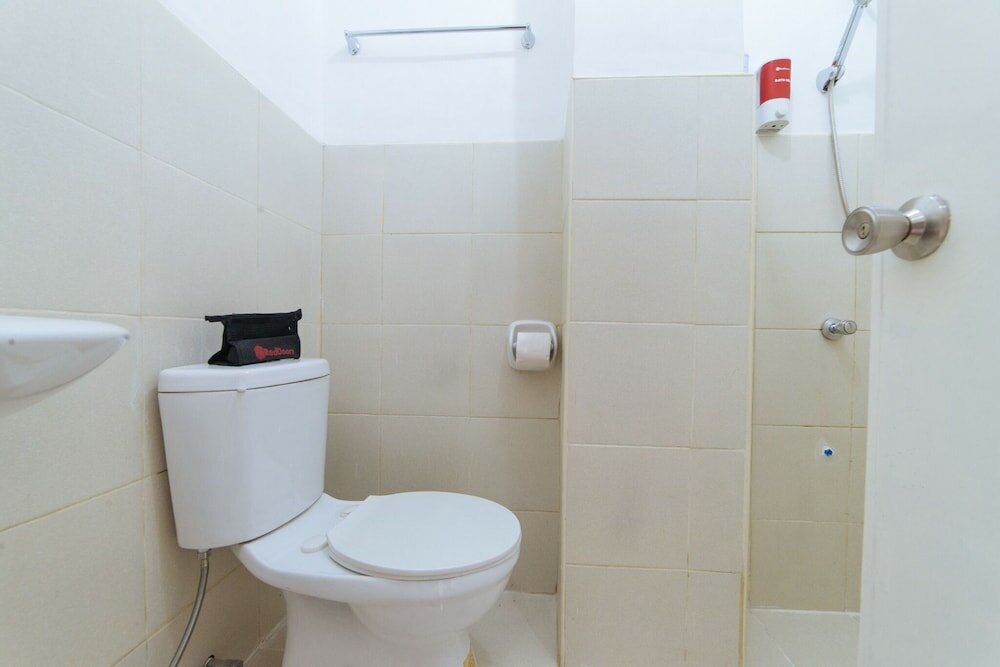 Фото RedDoorz @ Kassel North Caloocan