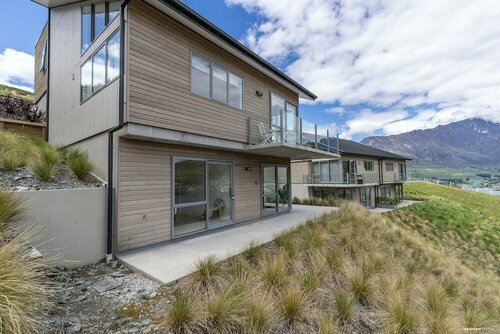 Гостиница Executive Living in Bluewater в Куинстауне