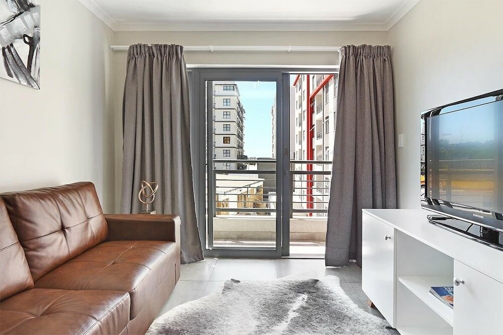 Фото The Paragon 317