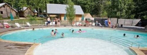 Внешний вид отеля Huttopia Versailles в Версале, фото 2