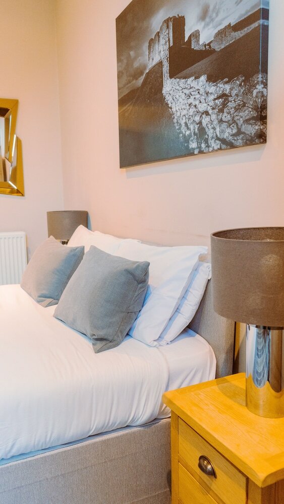 Фото West End Hotel