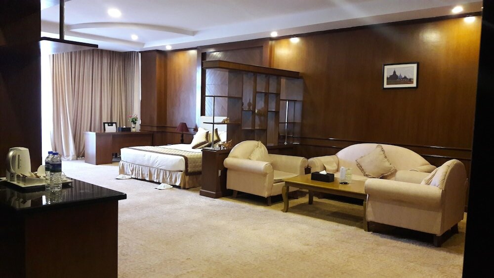 Фото Mingalar Thiri Hotel