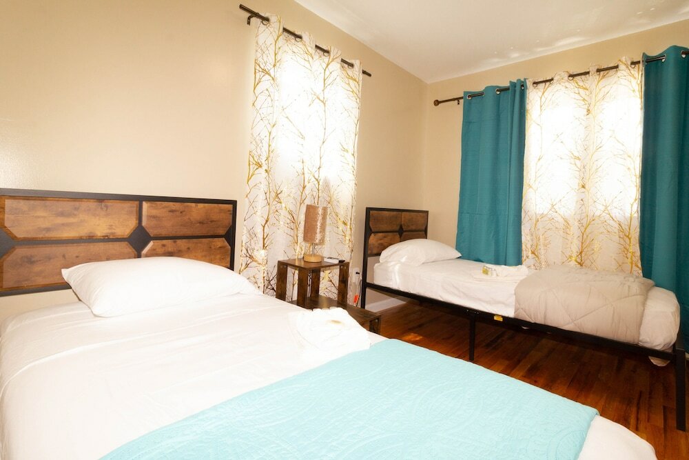 Фото Cheerful & Beautiful 3-Bedroom Ranch