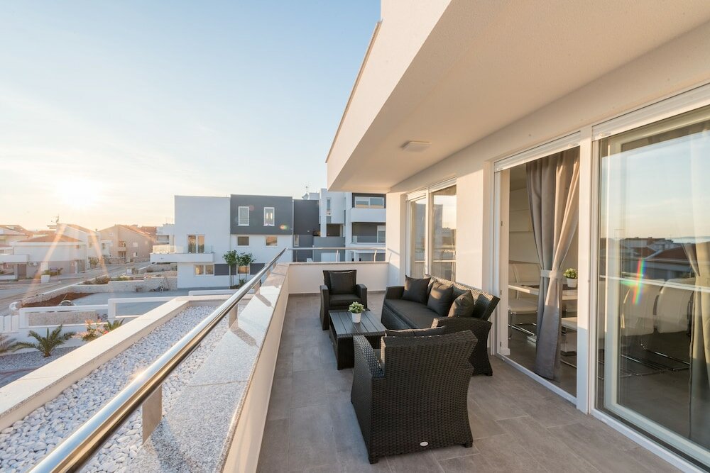 Фото Villa Magnifica Apartments with pool