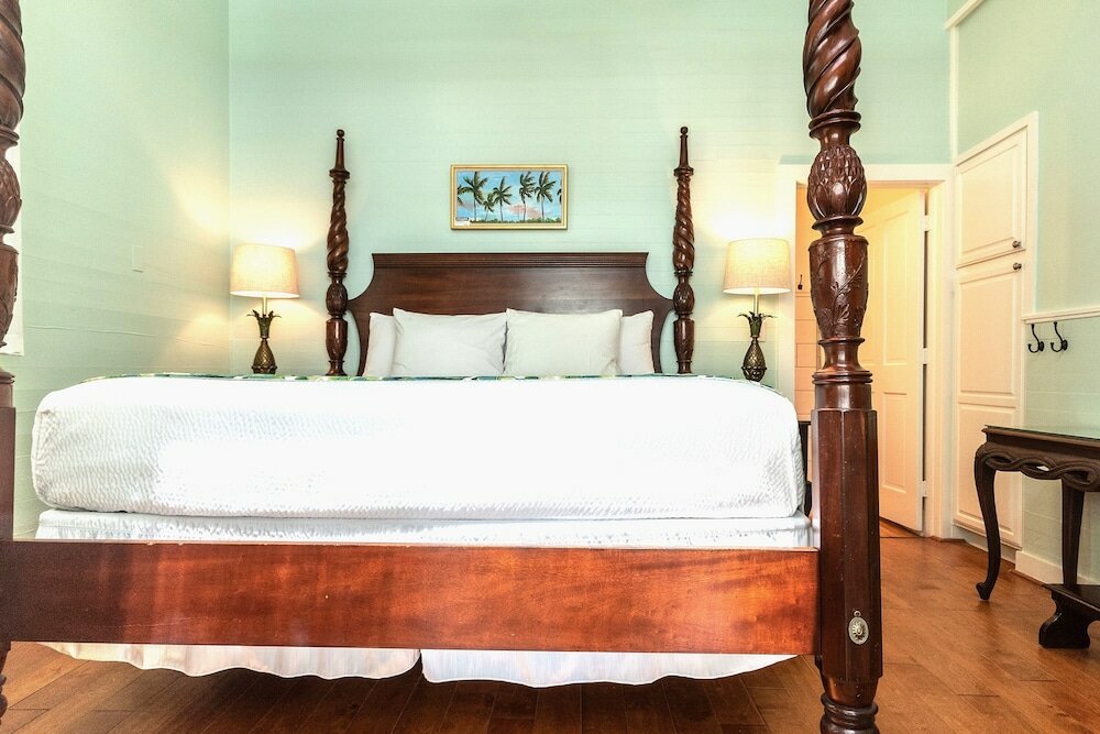 Фото The Porch on Frances Inn