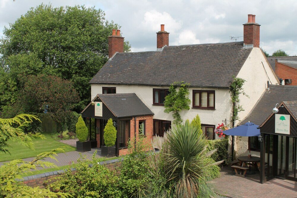 Фото Oak Farm Hotel