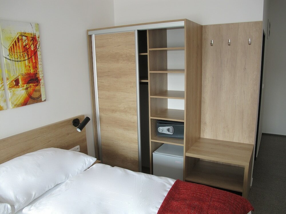 Фото Hotel Kapitol