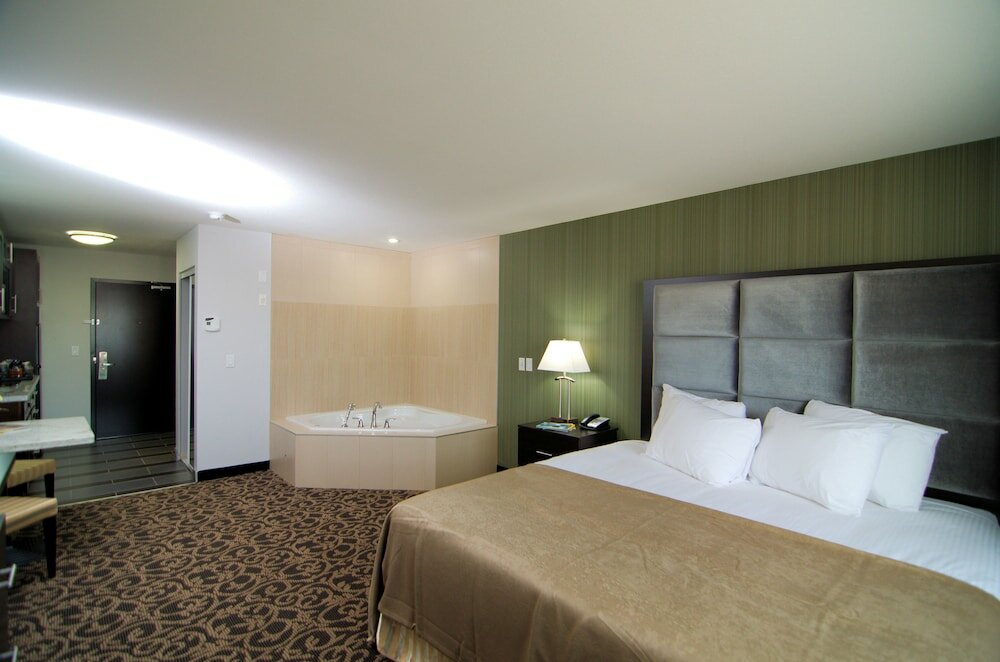 Фото Paradise Inn and Suites - Redwater