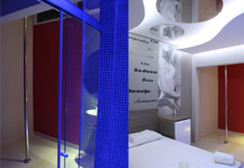 Фото Flex Inn Hotel - Adults Only