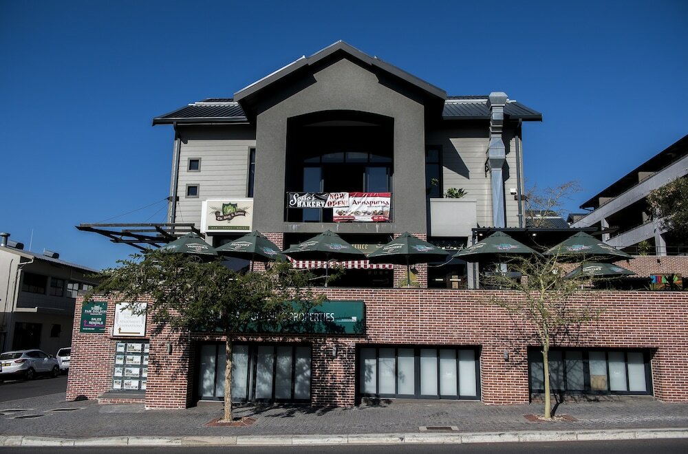 Фото Heritage Square Apartments