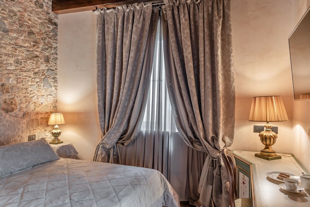 Фото Bar Vitelli Charming Suites