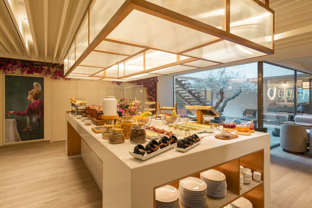 Фото Luster Hotel