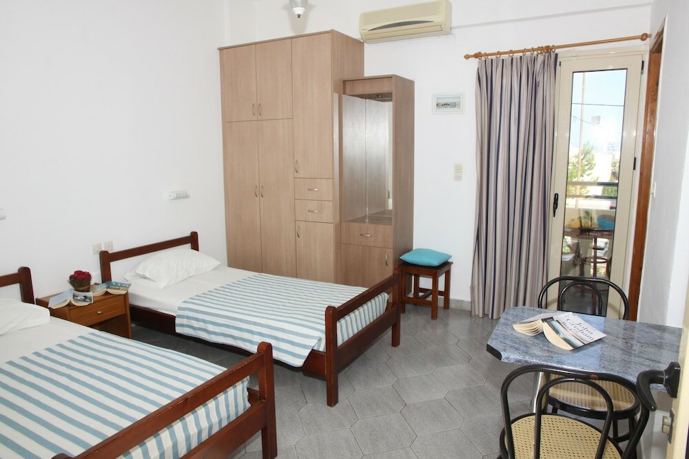 Фото ILissos Apartments