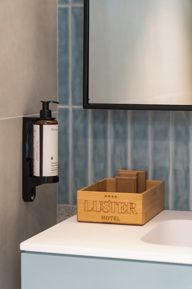 Фото Luster Hotel