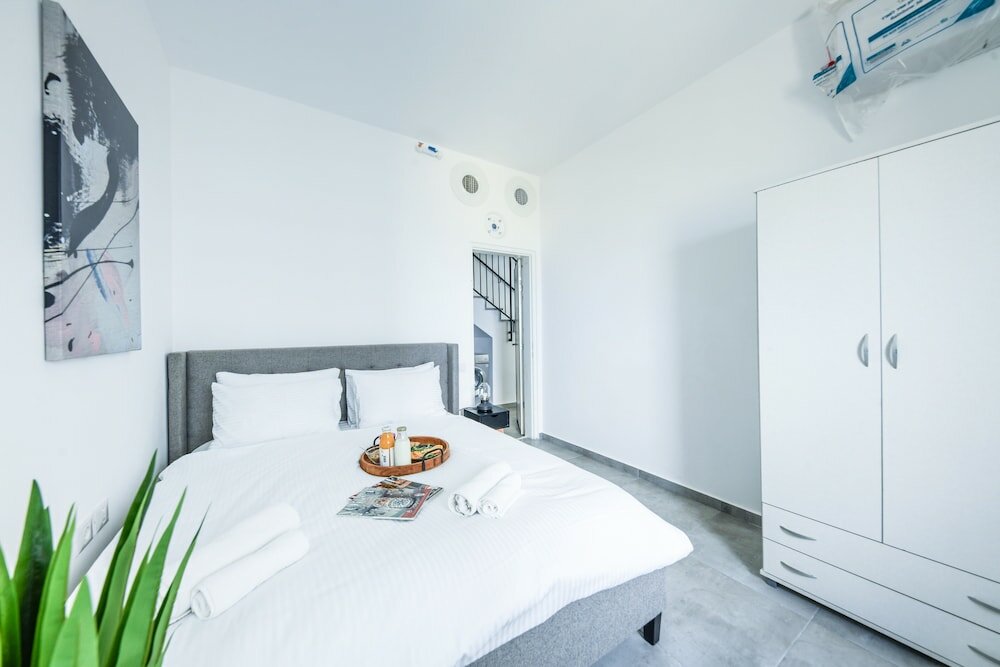 Фото Luxe Apt in Top Tel Aviv Neighborhood
