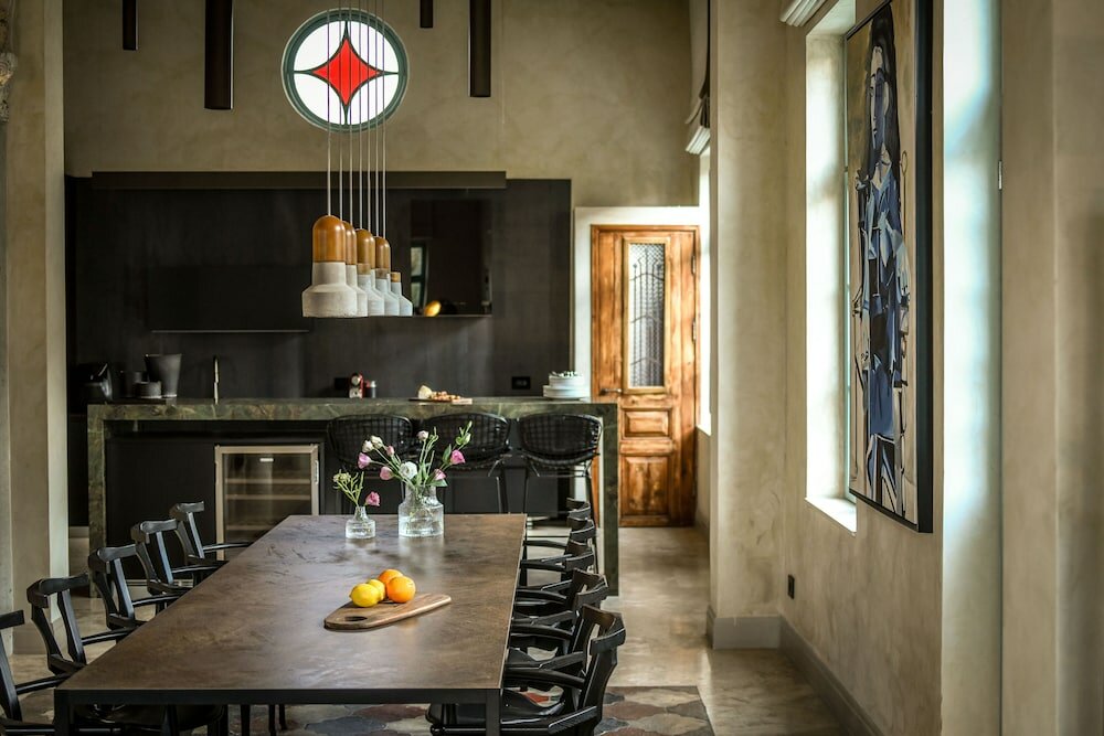 Фото Classical Spacious 3br apartment