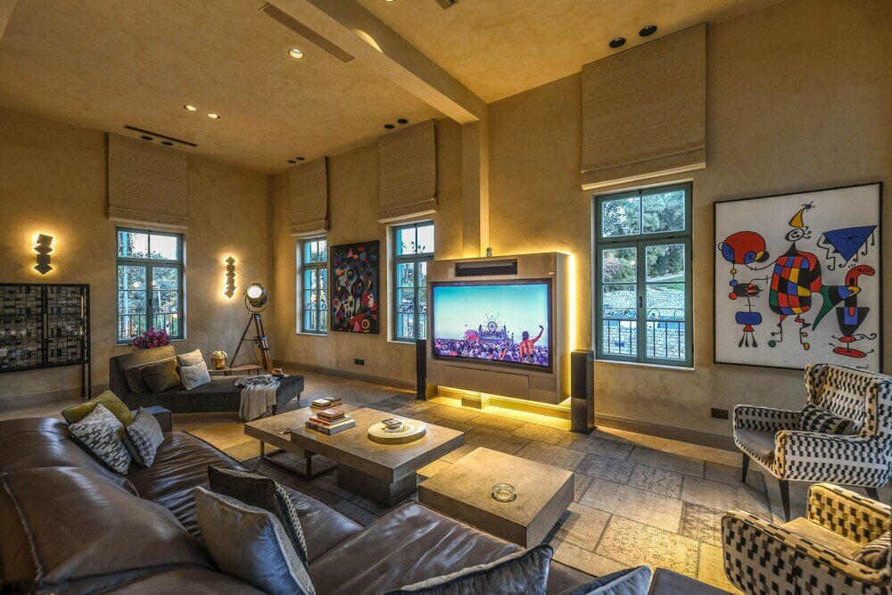 Фото Classical Spacious 3br apartment